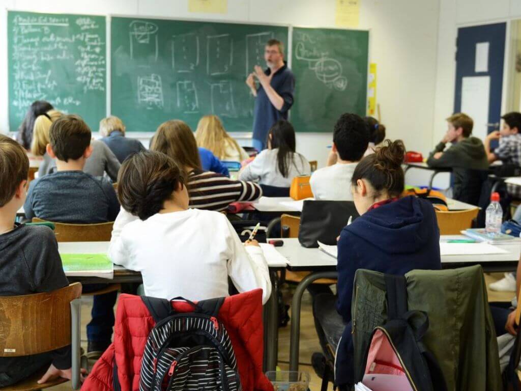 Ministro José Goity confirma el inicio de clases 2026 en Santa Fe para el 2 de marzo