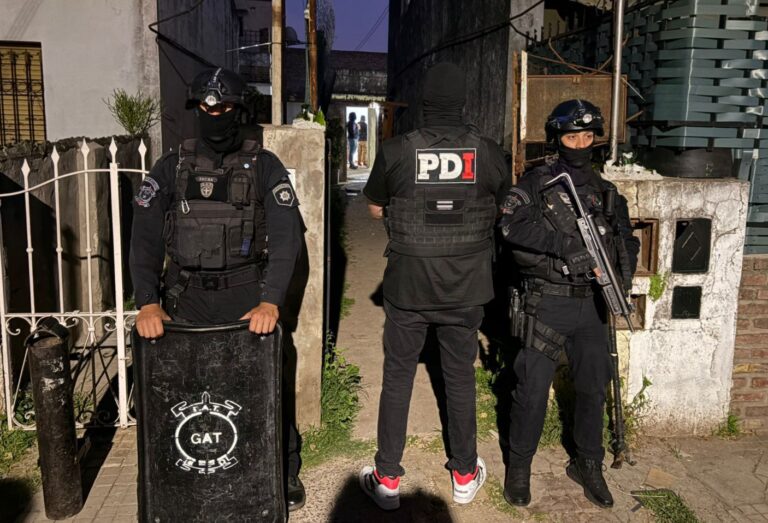 12 allanamientos por microtráfico con ocho detenidos y secuestro de droga y armas en la región