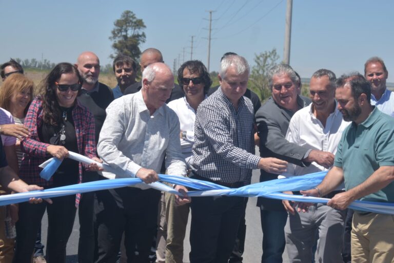 De Grandis dejó inaugurada la obra de pavimentación de la calle Héroes de Malvinas