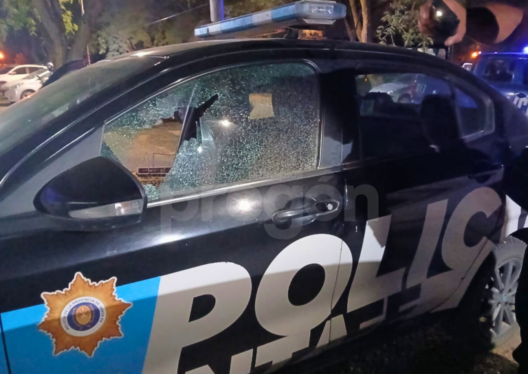 Violentos incidentes tras partido de fútbol entre San Genaro y Club Timbuense: agredieron a la policía y dañaron móviles