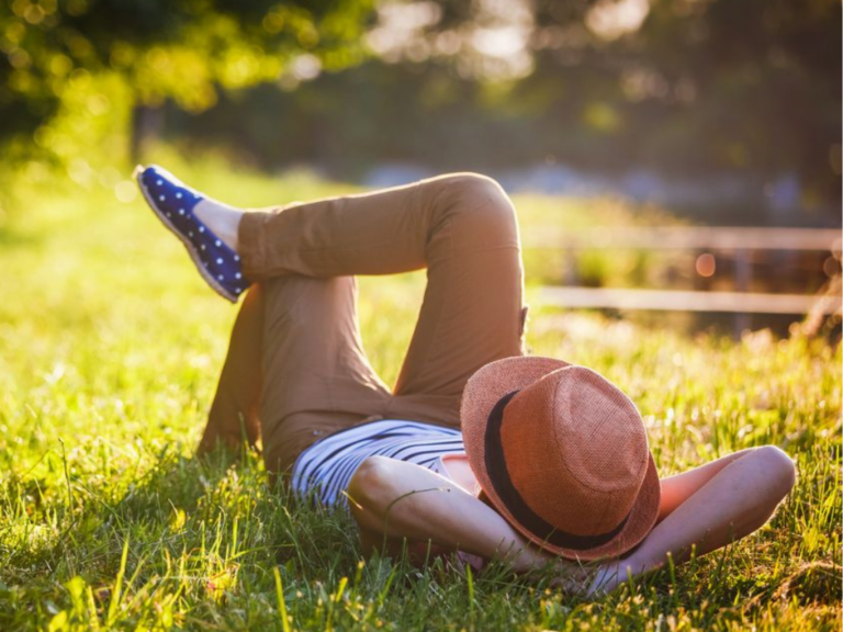 Días no laborables y feriado noviembre 2025