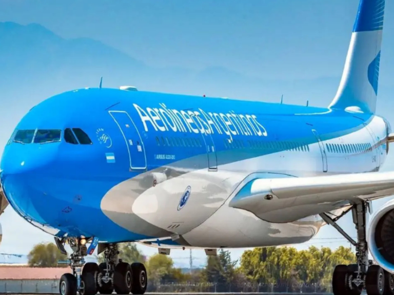 Trabajadores aeronáuticos rechazan oferta salarial de Aerolíneas
