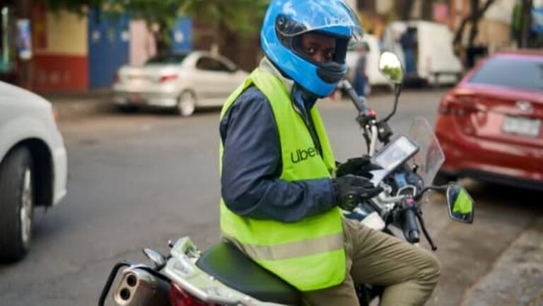 “Te voy a cagar a tiros”: detuvieron a un hombre que agredió y amenazó a un conductor de Uber