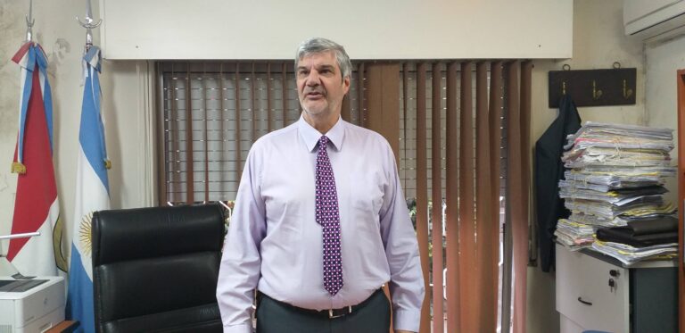 Juez de Familia de San Lorenzo prohíbe salir del país, suspende líneas telefónicas y retiene licencia de conducir a padre moroso