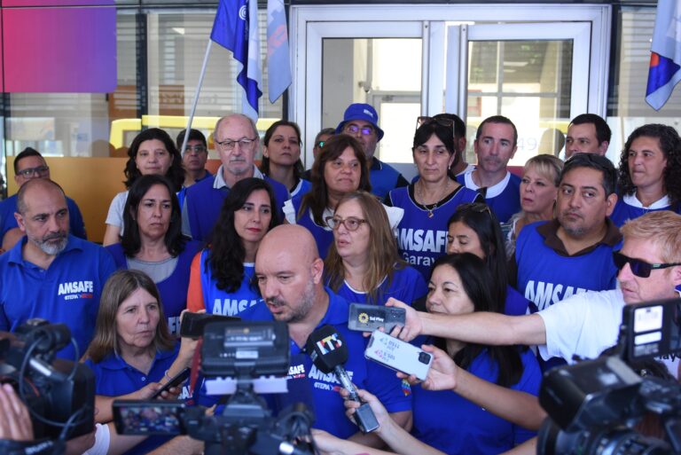 AMSAFE denuncia pérdida salarial, ajuste y falta de paritarias en conferencia en el Ministerio de Trabajo