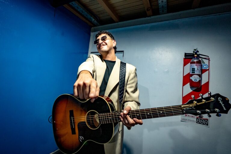 Elías Pardal presenta “Rock en tu idioma”: una noche para revivir los grandes hits latinoamericanos