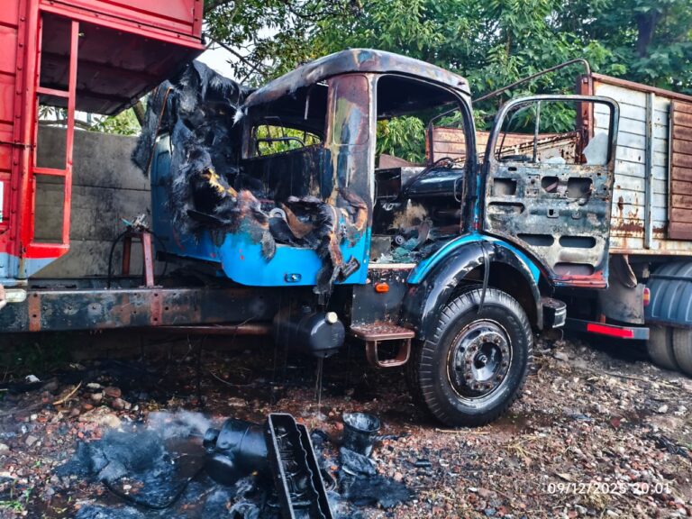 Incendio en camión dentro de taller mecánico de San Lorenzo