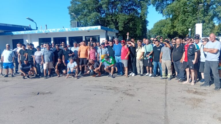 Trabajadores de seguridad inician acampe frente a refinería de YPF en reclamo por el despido de siete trabajadores