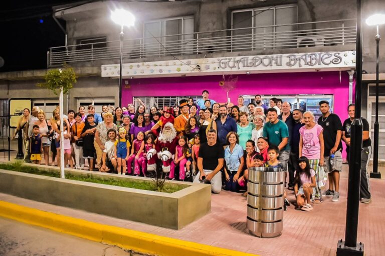 Puerto San Martín inauguró su Centro Comercial a Cielo Abierto con espíritu navideño