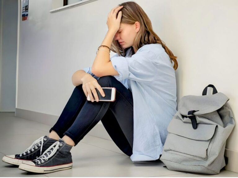 Obesidad y depresión infantil: riesgos del uso de celulares antes de los 12 años