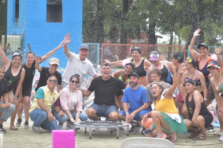 Color, energía y movimiento: comenzó la temporada de pileta 2025/2026 en el Parque Recreativo Municipal