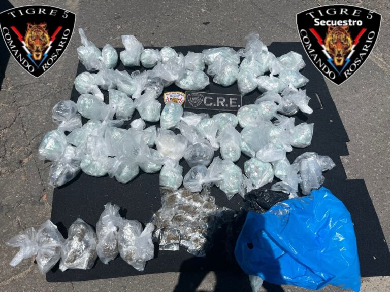 Persecución, choque y narcohallazgo en la región: detienen a dos personas con más de 2.000 dosis de droga