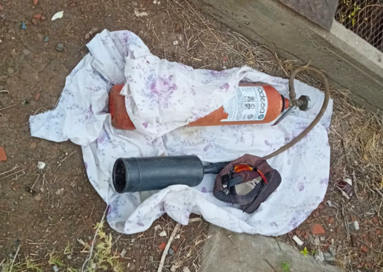 Sorprenden a un hombre manipulando un transformador en la ex Ar Zinc y fue aprehendido