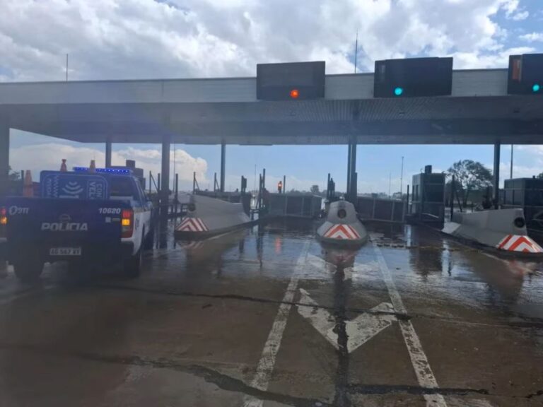 Tragedia en Córdoba: Un muerto y dos heridos tras el colapso de un peaje por el temporal