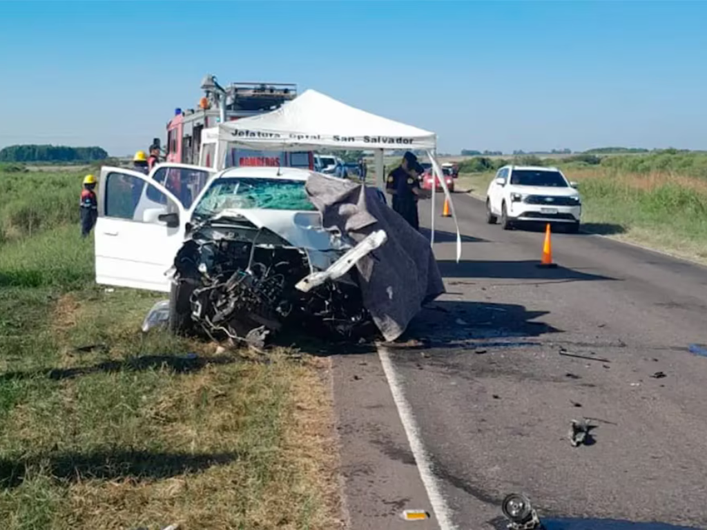 Fatal accidente en Ruta 18 en Entre Ríos entre un auto y una camioneta.
