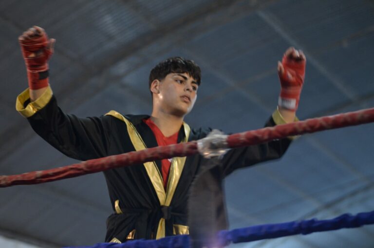 Un boxeador de Timbúes viajará a México para una prueba con el equipo de Canelo Álvarez
