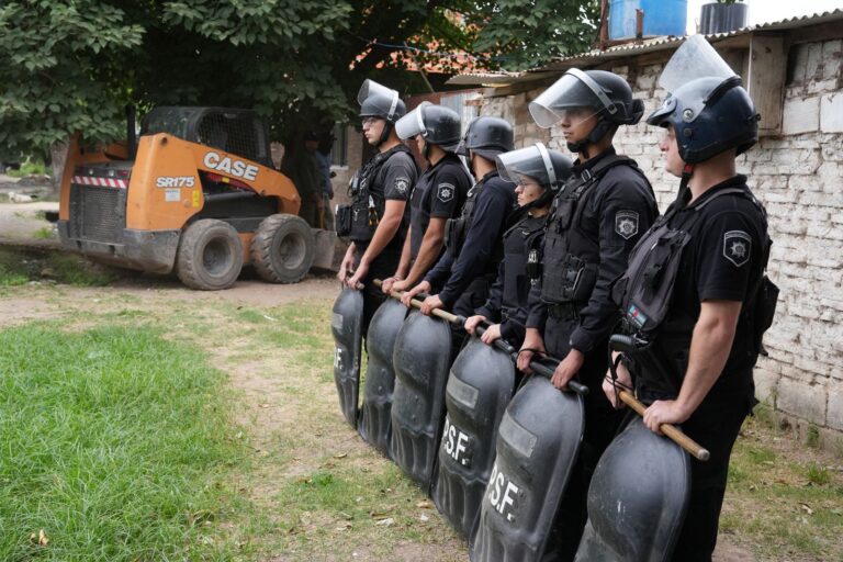 Provincia derribó el búnker de venta de drogas    103