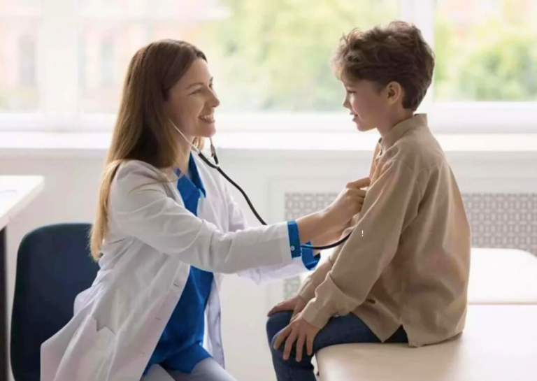 Comenzó el Circuito Médico Escolar 2026 con atención gratuita para alumnos de Puerto San Martín