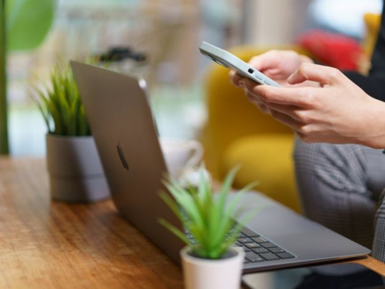 Dólar tarjeta: cómo pedir la devolución del 30% por compras en el exterior