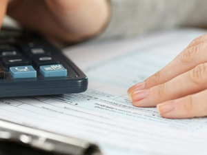 Tabla de escalas y alícuotas del Impuesto a las Ganancias 2026 según ARCA.