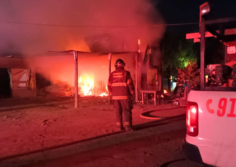 Incendio destruyó por completo una vivienda rural en San Lorenzo