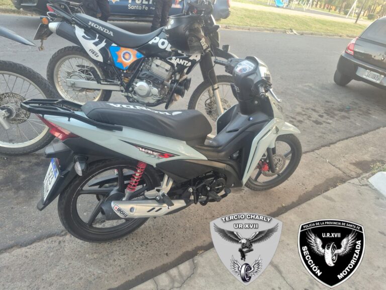 Retuvieron una motocicleta en Puerto San Martín: el conductor tenía 16 años y no contaba con documentación