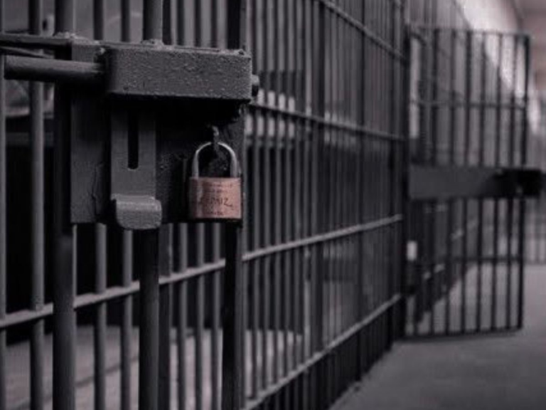 Escándalo y horror: un padre fue detenido por drogar a sus seis hijos menores