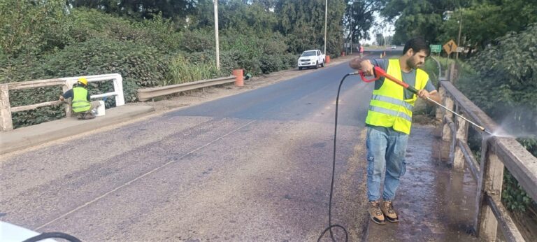 Continúan los arreglos sobre Ruta Nacional 11 en Timbúes