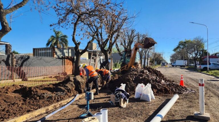 San Jerónimo Sud: la obra de cloacas superó el 75 % de avance en la zona norte
