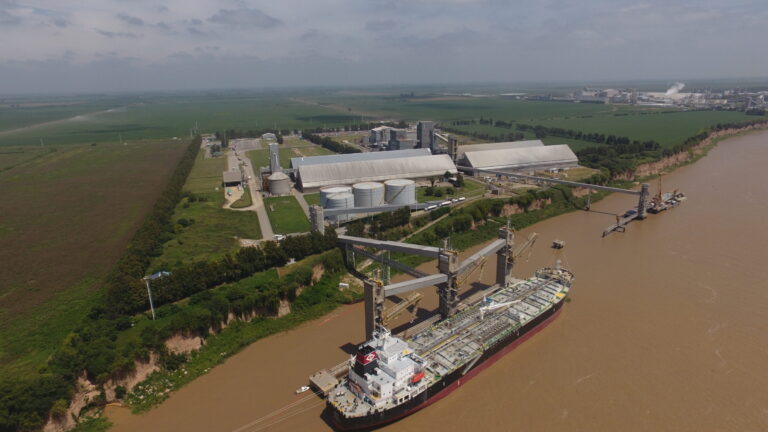 Dreyfus amplía su planta en Timbúes para producir insumos de biocombustibles de aviación