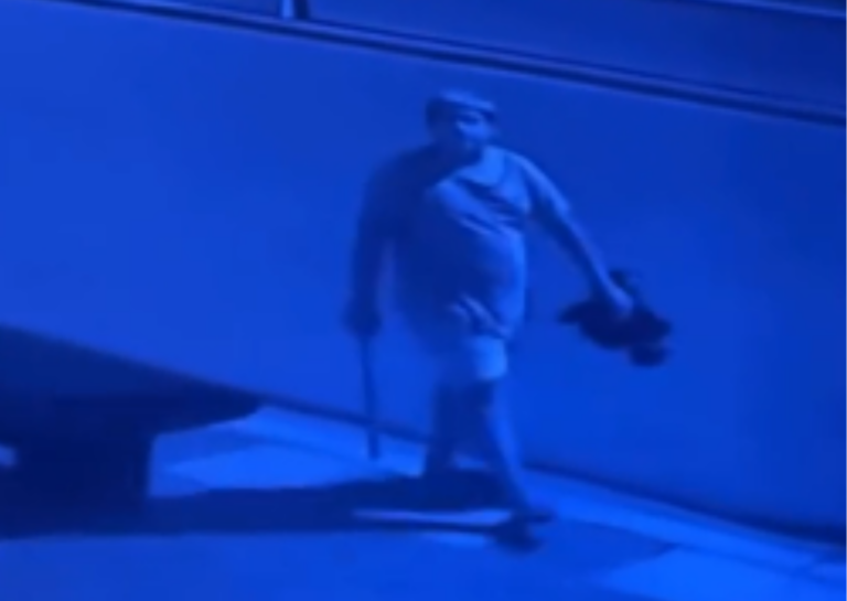 Vandalizaron un local de ropa que había sido robado días atrás y destruyeron una cámara de seguridad