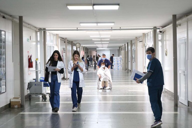 Médicos santafesinos aceptaron la propuesta salarial: aumento del 12,5 % y mejoras en adicionales