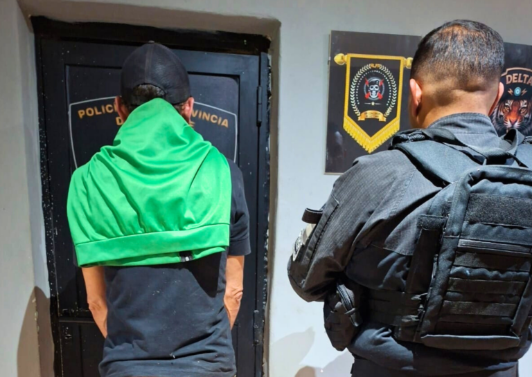 Intentó robar en un minimarket del centro y fue detenido gracias a la intervención de empleados y clientes