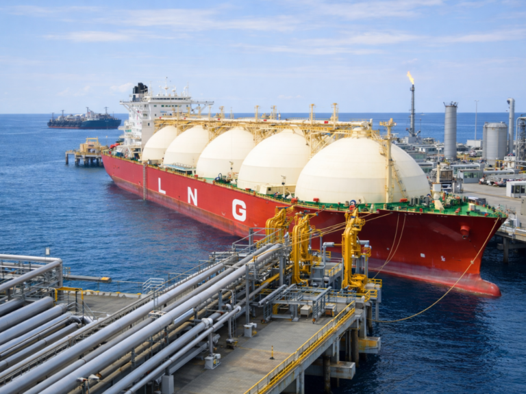 El gas de Vaca Muerta al mundo: YPF sella una alianza clave con Eni y XRG