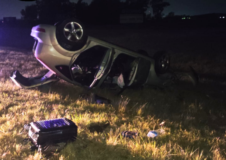 Sanlorencino se quedó dormido al volante y volcó en la autopista Rosario–Córdoba