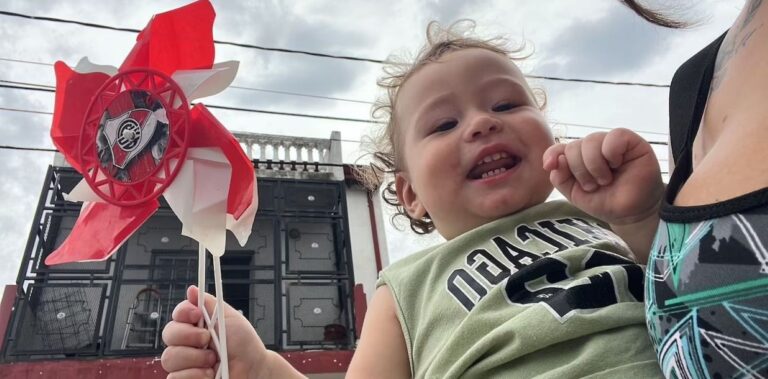 Tragedia en Los Polvorines: un bebé de un año murió asfixiado al atragantarse con una uña postiza