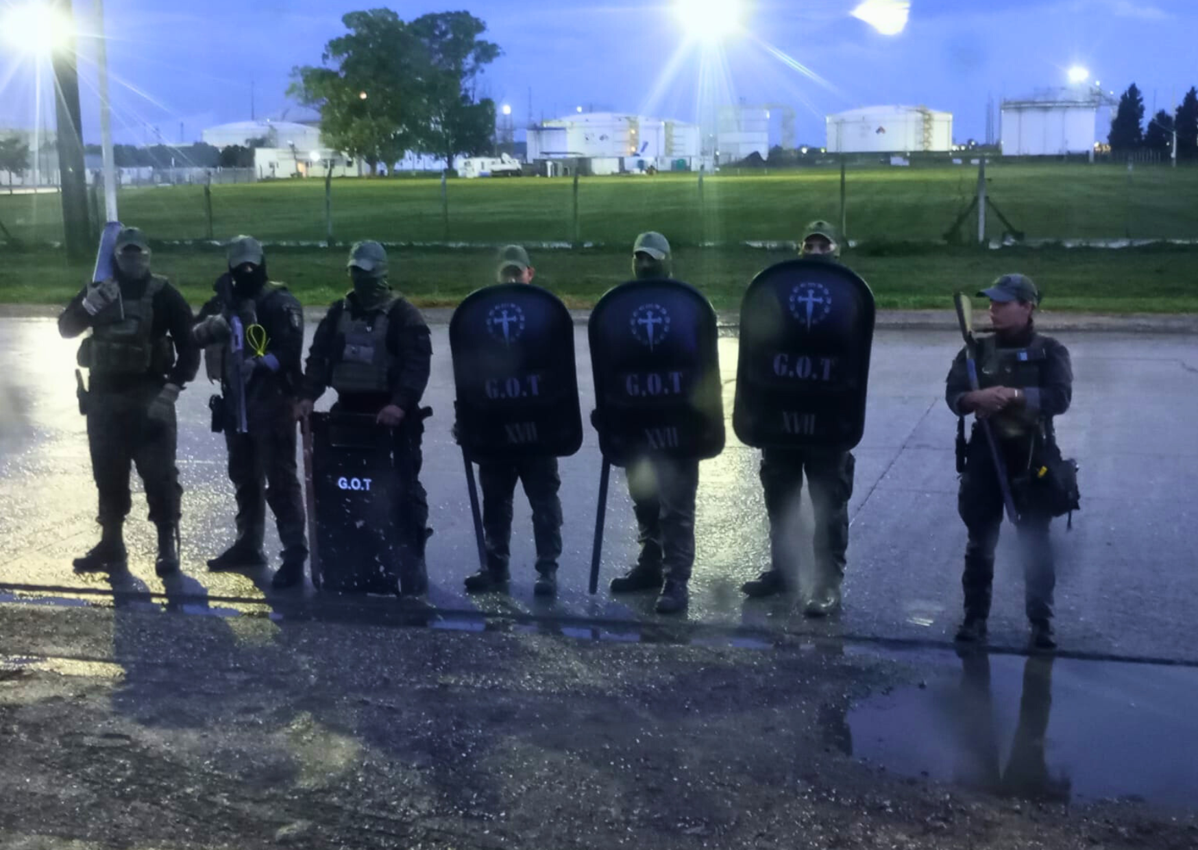 Tensión y desalojo en IDM: accionistas minoritarios bloquearon la planta y denuncian vaciamiento