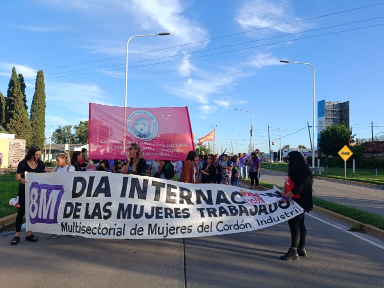 Mujeres convocan a una masiva marcha este 8 de marzo contra la Reforma Laboral