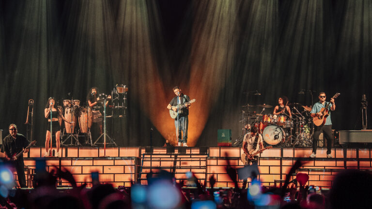 ALE SANZ enamoró a Rosario con entradas agotadas