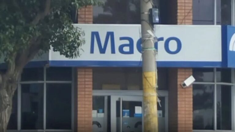 Cierre de una sucursal del Banco Macro en Fray Luis Beltrán genera malestar y obliga a los clientes a trasladarse a Capitán Bermúdez