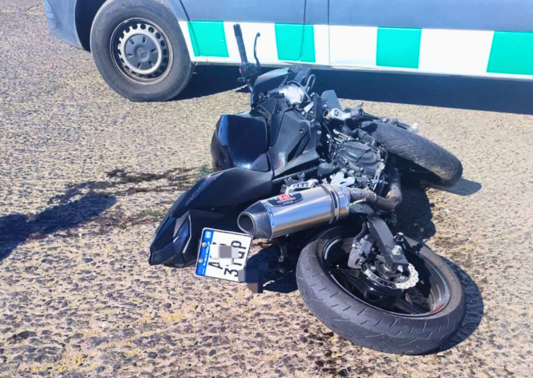 Choque en Ruta 11: un camión impactó contra una motocicleta y un joven resultó herido en Timbúes