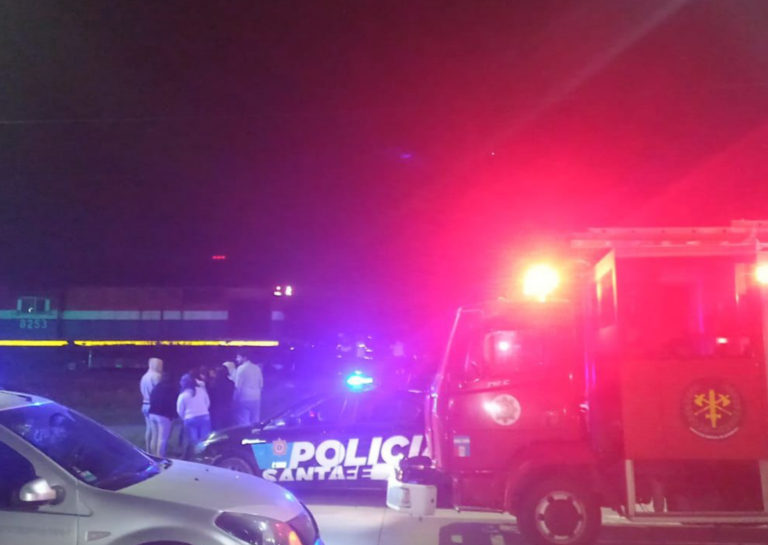 Tragedia en San Lorenzo: un joven de 20 años murió tras un choque entre un tren y un auto