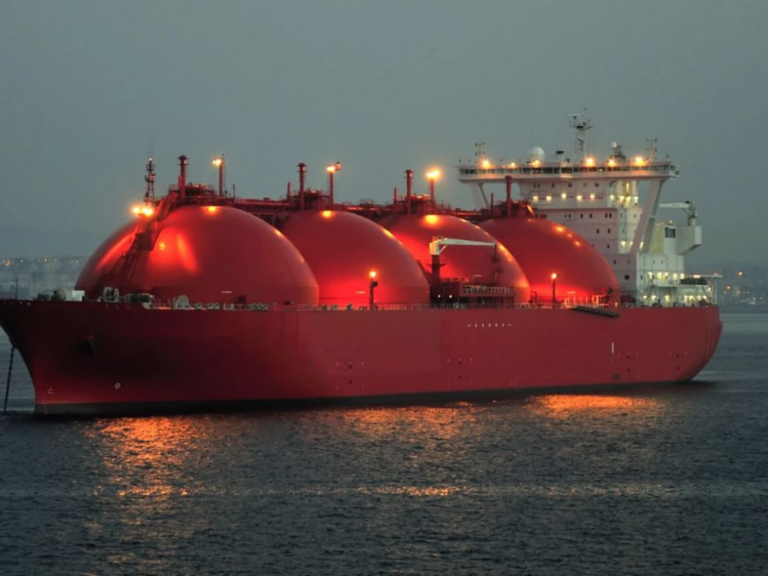 Histórico: Southern Energy firmó el mayor contrato de exportación de GNL argentino