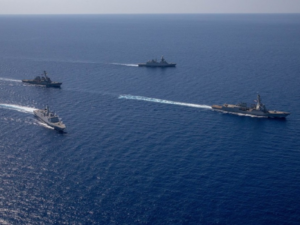 Aviones de guerra y fragatas en el Mediterráneo para la defensa de Chipre.