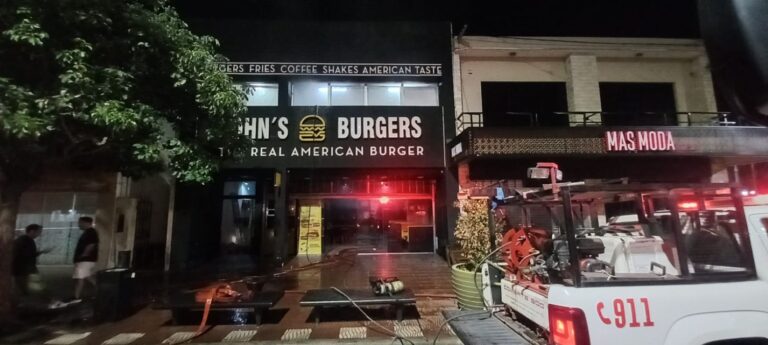 Grave incendio en una hamburguesería de San Lorenzo