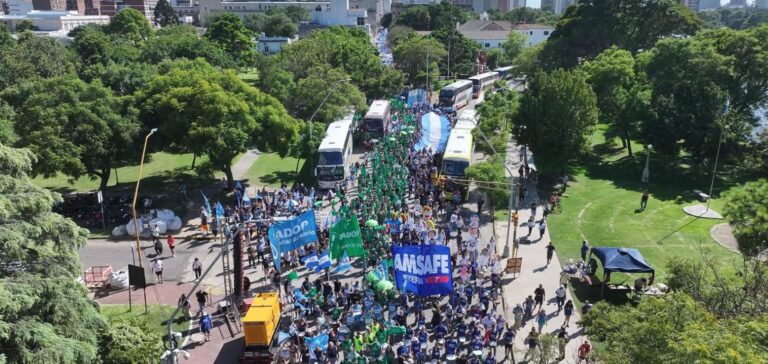 AMSAFE San Lorenzo: “El inicio de las clases es en unidad y lucha, dando una lección de dignidad”