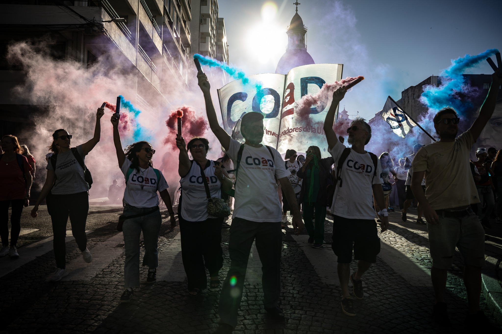 En el marco de su plan de lucha, la COAD montó una carpa itinerante en distintas facultades
