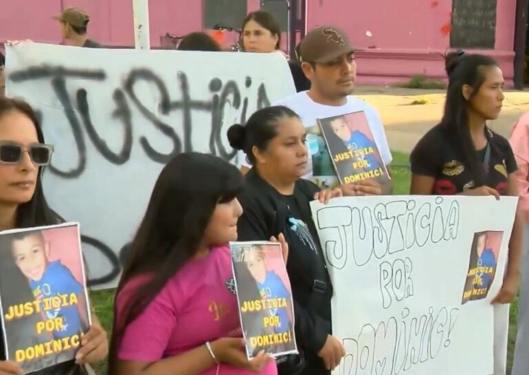 Dolor e indignación en Fray Luis Beltrán: Marcharon por la muerte de un niño de 5 años y denuncian falta de justicia