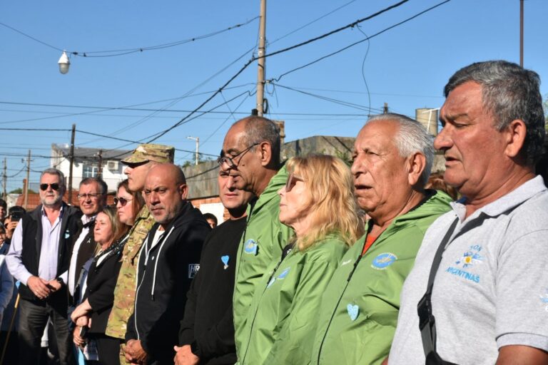 Emotivo homenaje a los héroes y caídos en Malvinas en la Escuela n.º 1085 “República de Colombia”