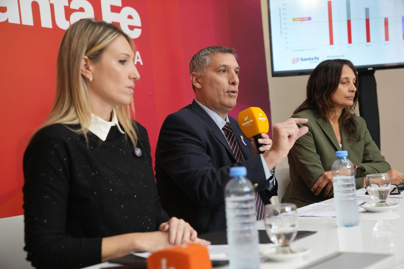 El gobierno de Pullaro lanza un plan para desendeudar a trabajadores privados y públicos